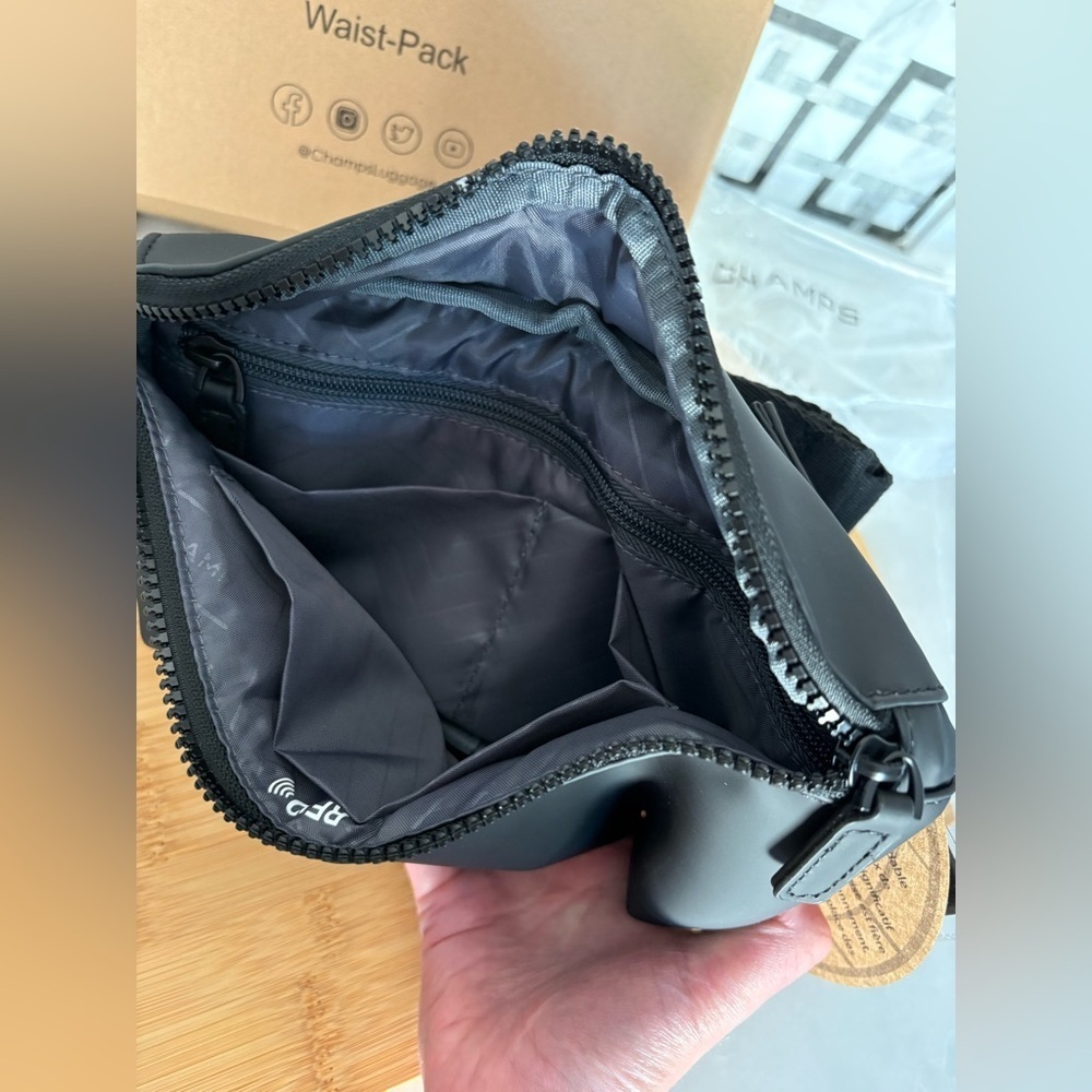 NWT Luxury RFID-Blocking Belt Bag | Champs Onyx Collection | Black | Gift Ready - Picture 15 of 16